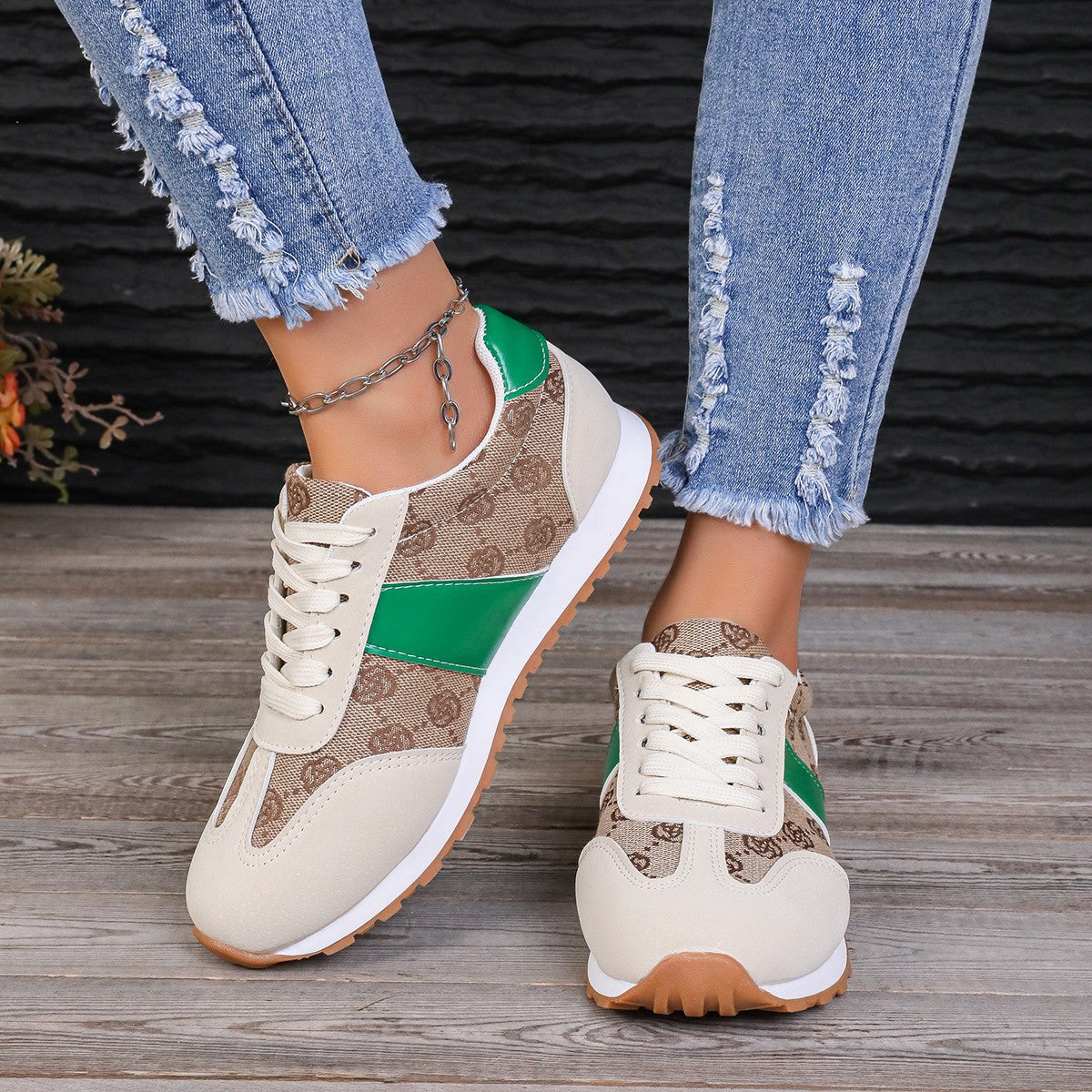 Contrast Round Toe Flat Sneakers