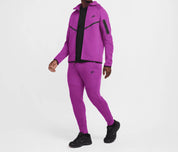 Tech Windrunner Hoodie In Bold Berry