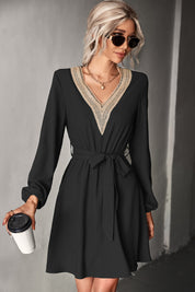 Contrast V-Neck Belted Dress