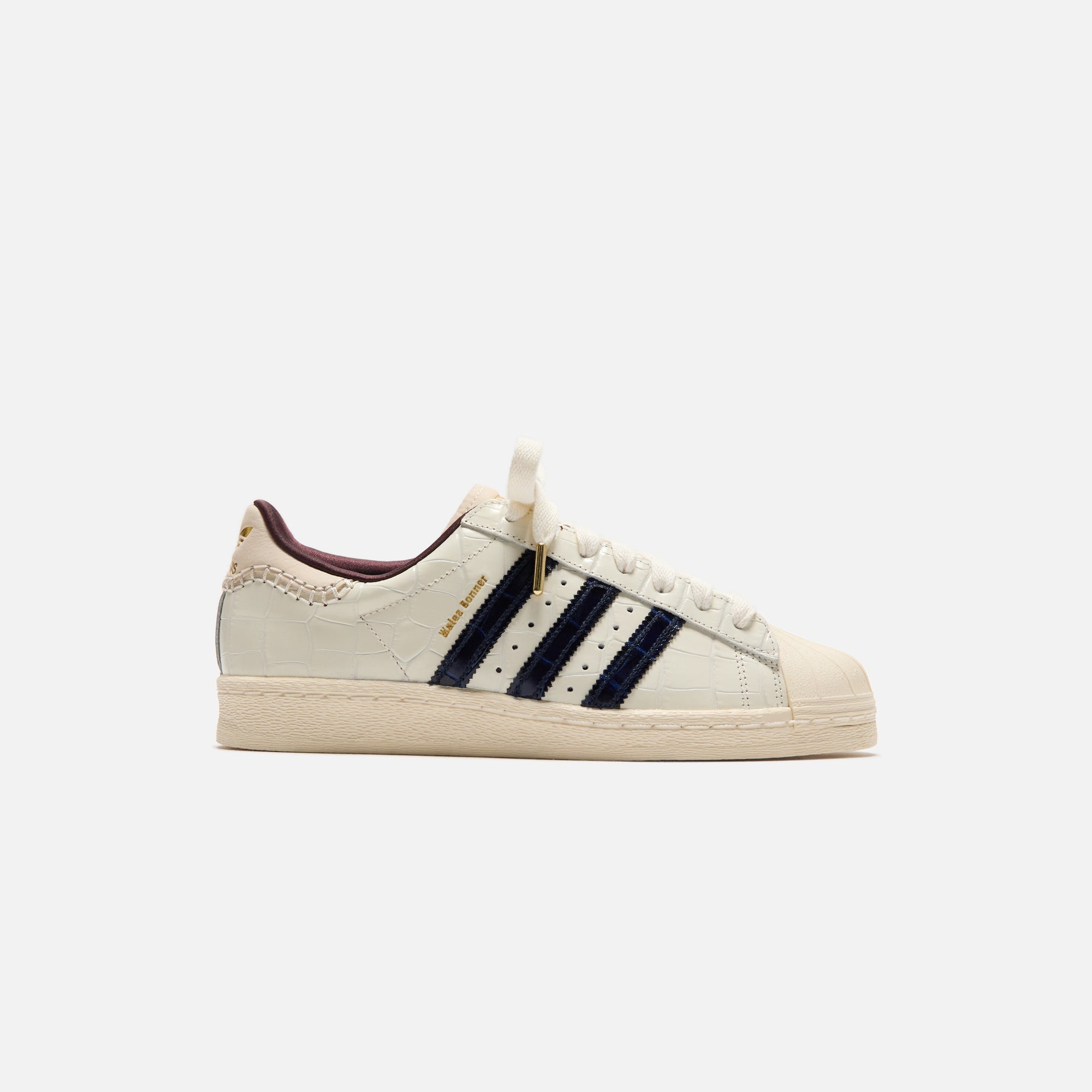 AAJP7161AdidasWbSuperstarWonderWhiteCollegiateNavyNightRed_0415.jpg