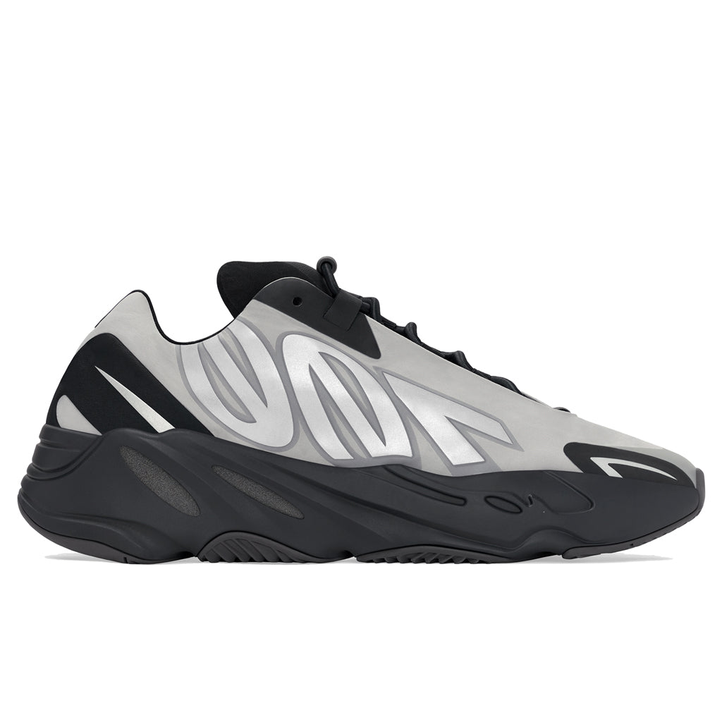 Yeezy 700 MNVN - Metallic