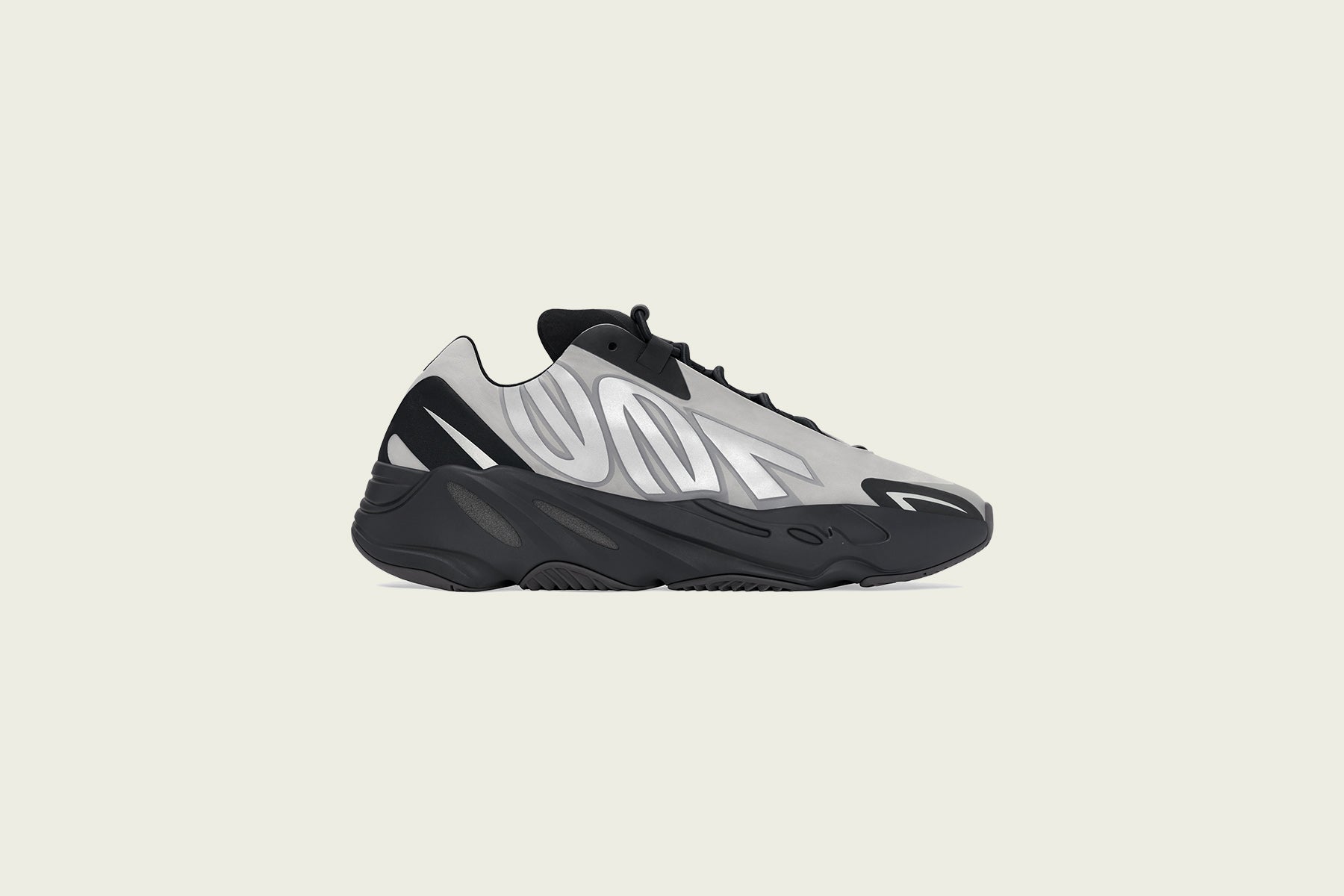 Yeezy 700 MNVN - Metallic