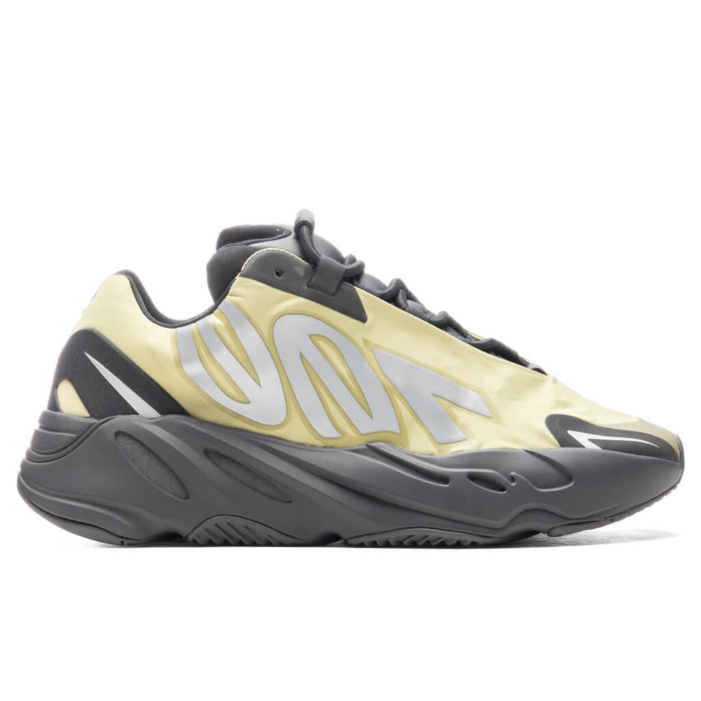 Adidas-Originals-Yeezy-700-MNVN---Resin-GW9525---06-19-22---Feature-JORDAN-2-JP.jpg