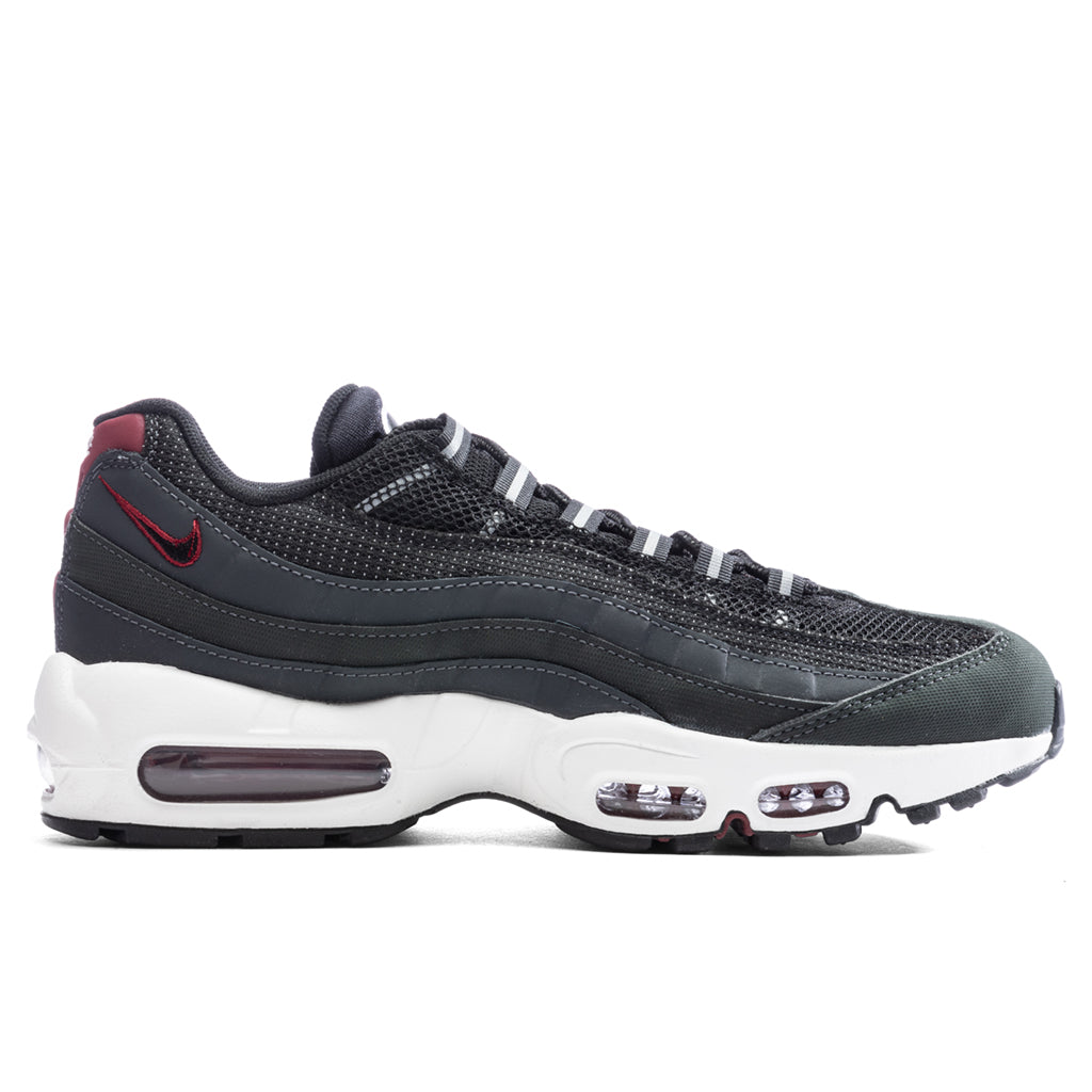 DQ3982-001-Nike-Air-Max-95-ANTHRACITE-BLACK-TEAM-RED-SUMMIT-WHITE---01-18-23---Feature--KN-MG.jpg