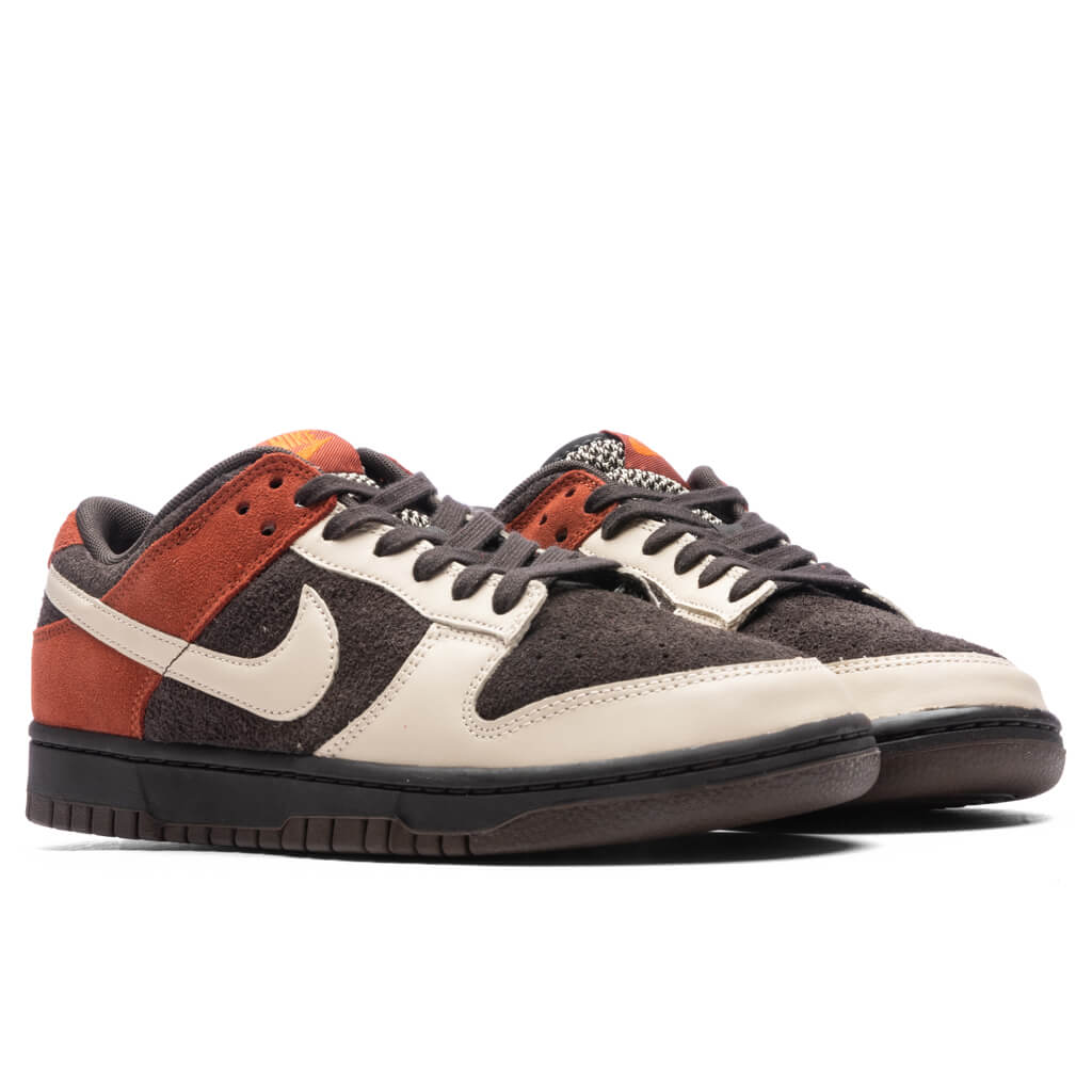 Dunk-Low---Velvet-Brown-Sand-Drift-Rugged-Orange-FV0395-200-09-14-23-Feature-KN-4.jpg