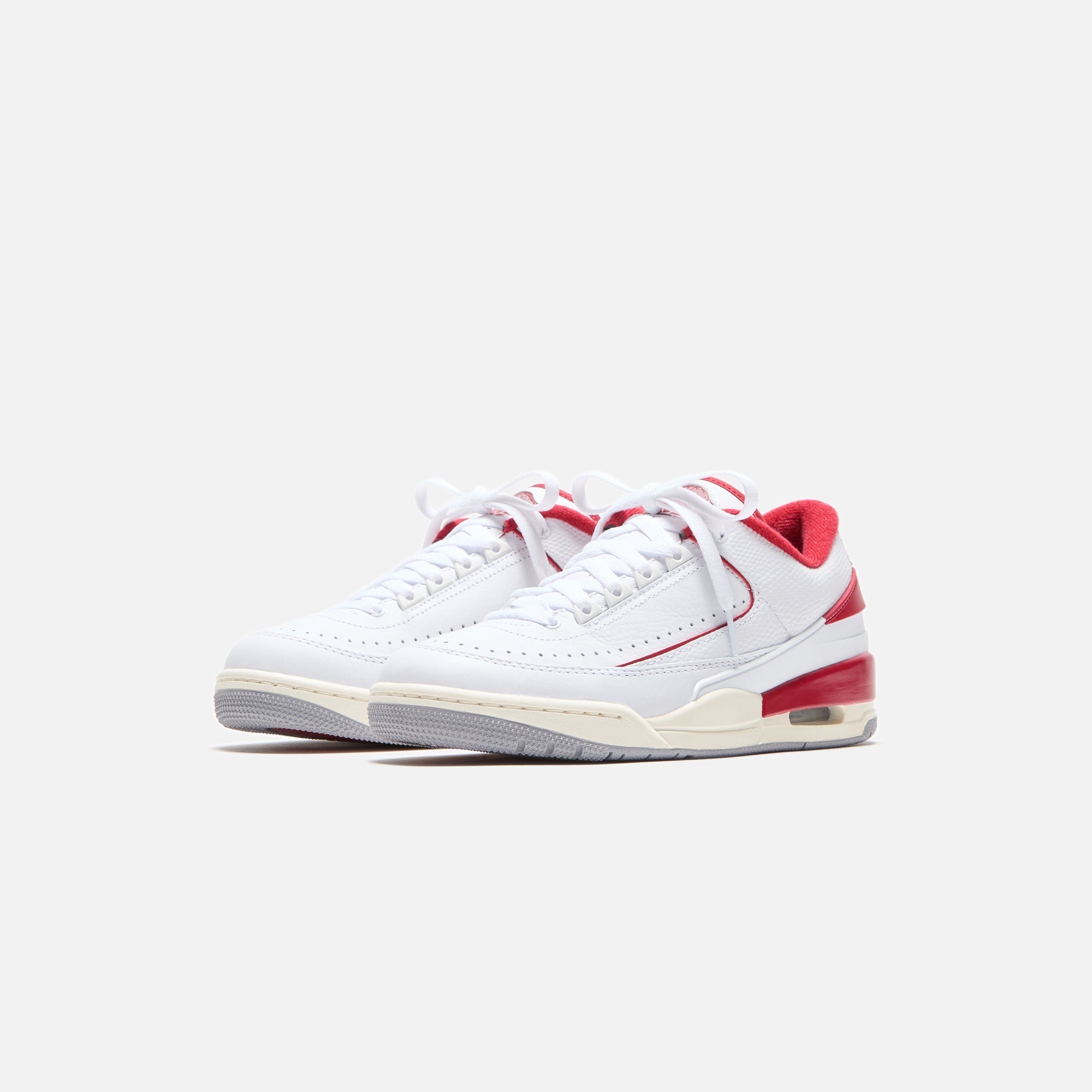 JBFD0383-161Jordan23WhiteVarsityRedSailCementGrey_0411.jpg