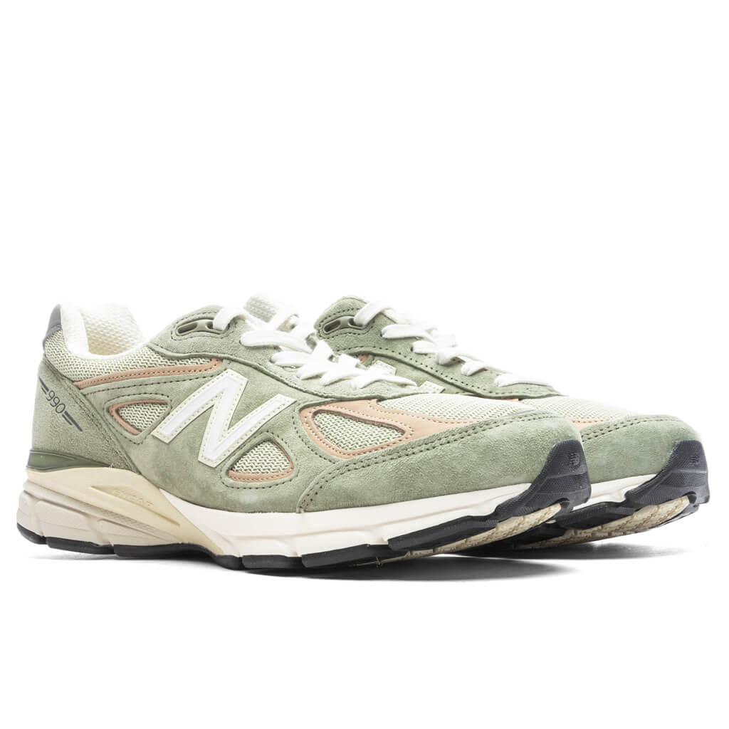 Made-in-USA-990v4---Olive-U990GT4-11-15-23-Feature-VR-5.jpg