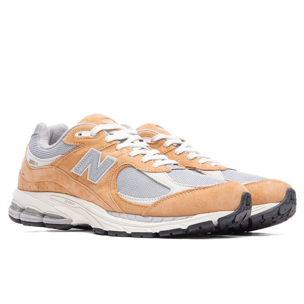 New-Balance-2002R---Sweet-Caramel-Grey-M2002RHM---08-15-22---Feature-JORDAN-2.jpg