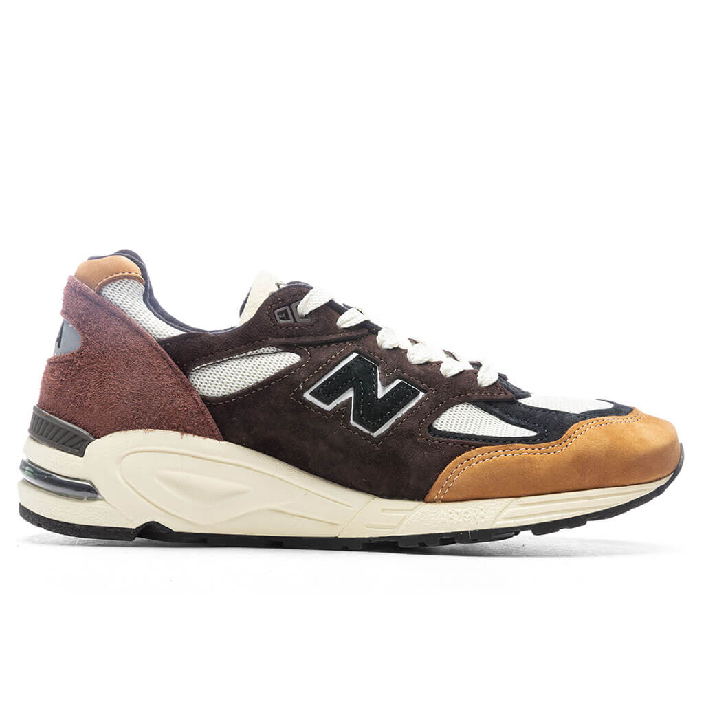 New-Balance-990v2---Black-M990BB2---04-06-23-S-NF--Feature.jpg