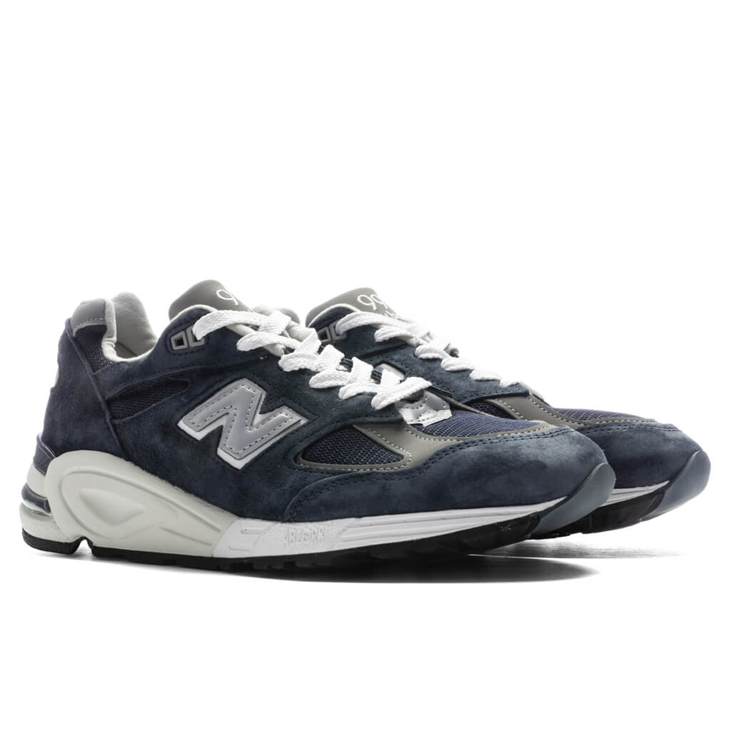 New-Balance-990v2---Navy-M990NB2-05-05-23-Feature-DV-4.jpg