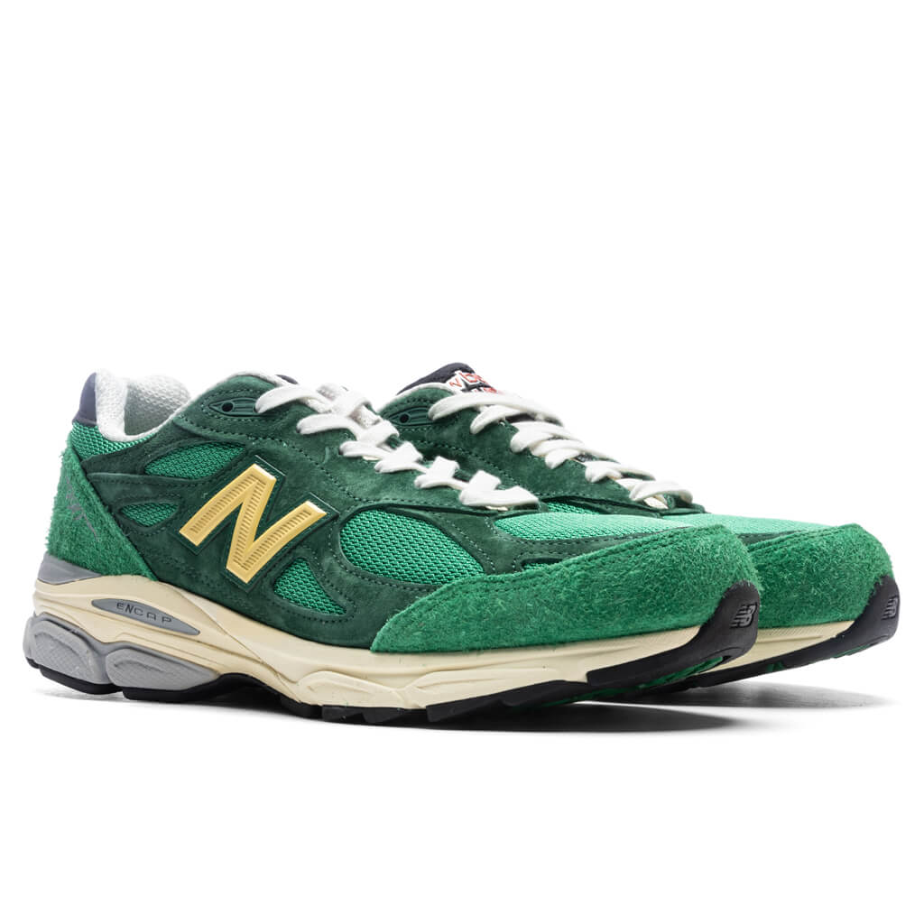 New-Balance-990v3-Made-in-USA---Green-M990GG3---03-24-23---Feature--DV-4.jpg