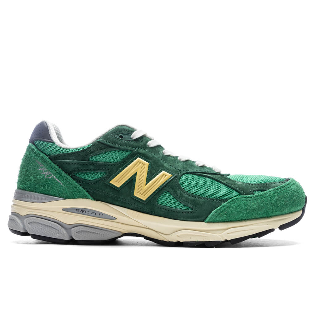 New-Balance-990v3-Made-in-USA---Green-M990GG3---03-24-23---Feature--DV.jpg