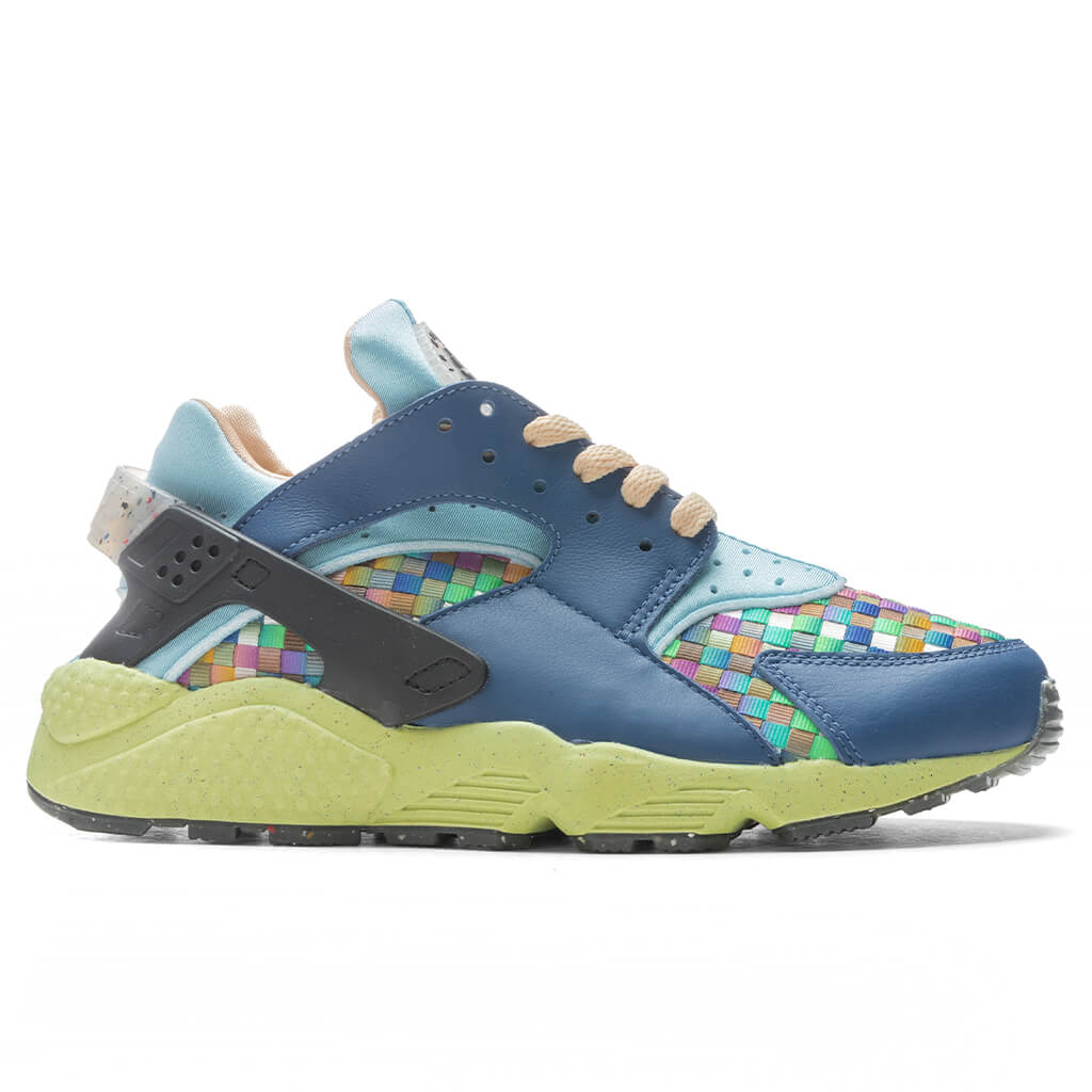 Nike-Air-Huarache-Crater-PRM---Mystic-Navy-LT-Lemon-Twist-Worn-Blue-DM0863-400---06-22-22---Feature--JM-3.jpg