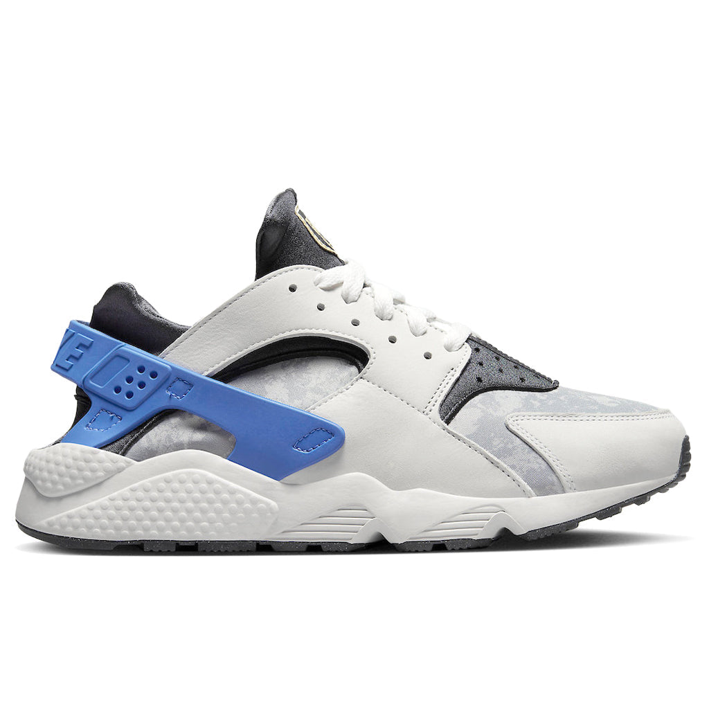 Nike-Air-Huarache-PRM---Summit-White-Anthracite-Light-Smoke-Grey-DR0286-100---Feature--October-23-2022---01.jpg