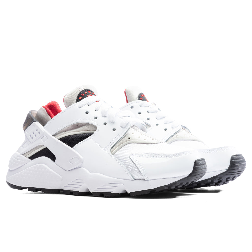 Nike-Air-Huarache-Women_s---White-Black-Light-Iron-Ore-University-Red--DV6018-100---01-18-23---Feature--KN-4.jpg