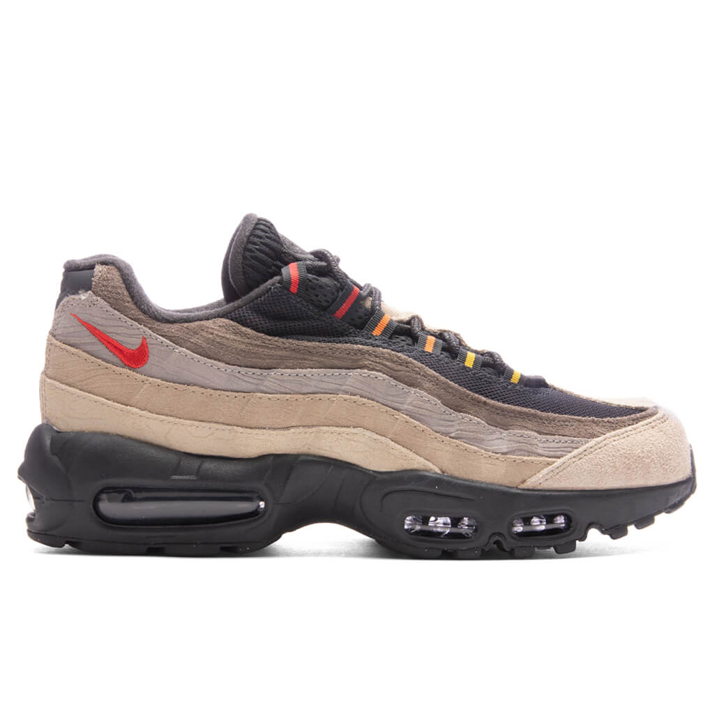 Nike-Air-Max-95---Off-Noir-University-Red-Rattan-DV3197-001---11-27-22---Feature--JM-2-MG.jpg