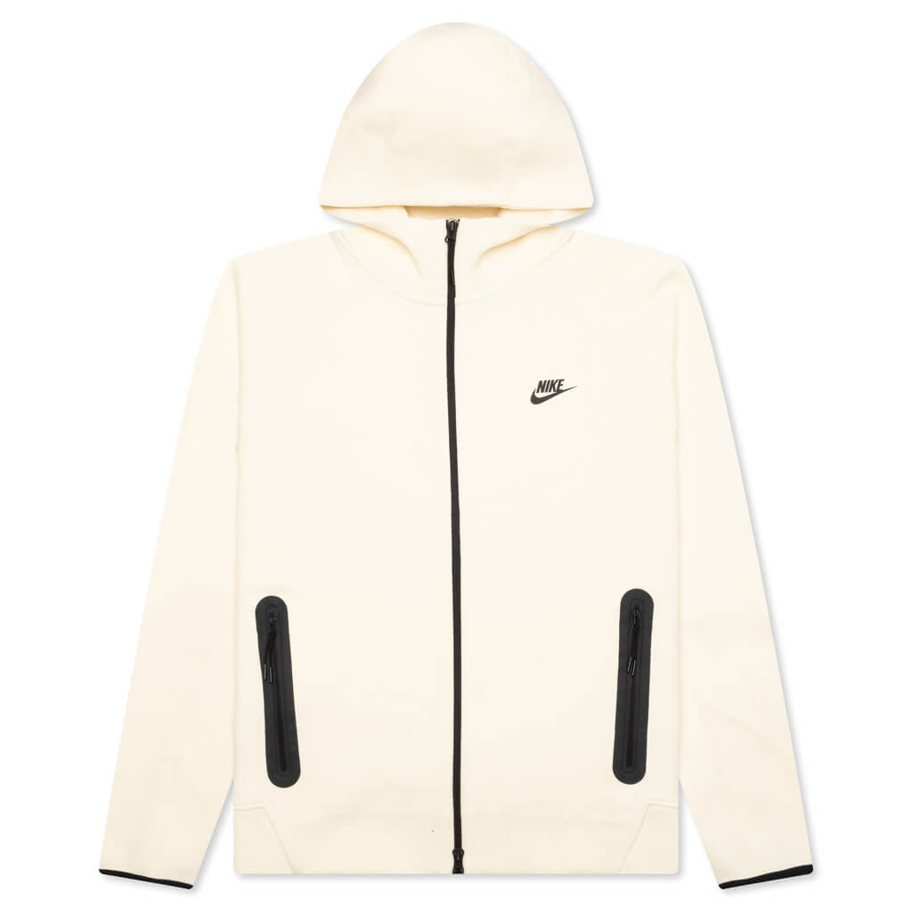 Nike-Tech-Fleece---Coconut-Milk-Black-FB7921-113-10-07-23-Feature-KN.jpg