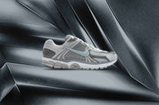 Zoom Vomero 5 PRM - Iron Ore/Metallic Silver/Photon Dust