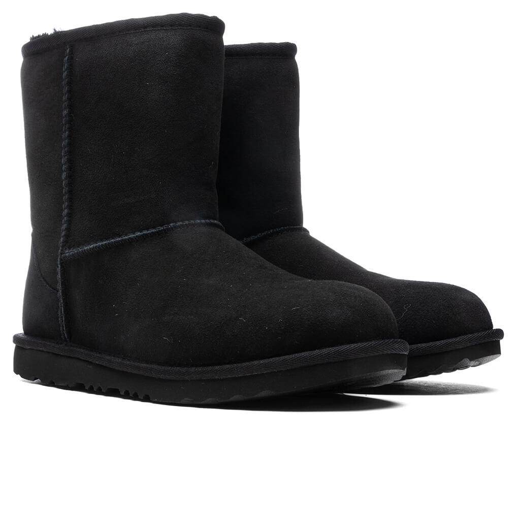 UGG-Kids-Classic-II-Boot---Black-1017703K-BLK---10-12-2021---01.jpg