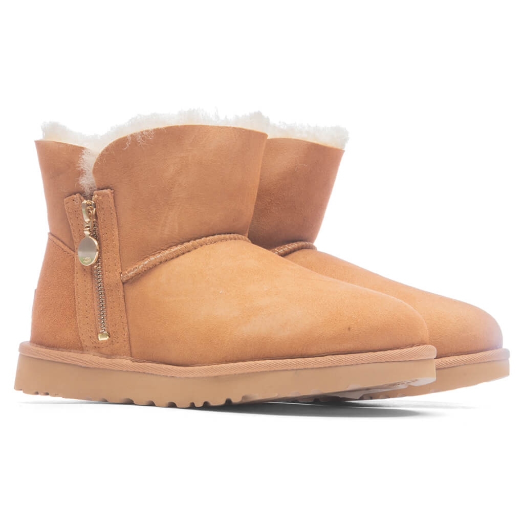 UGG-Women_s-Bailey-Zip-Mini---Chestnut---1112481-CHE-12-03-22-Feature-JM-4.jpg