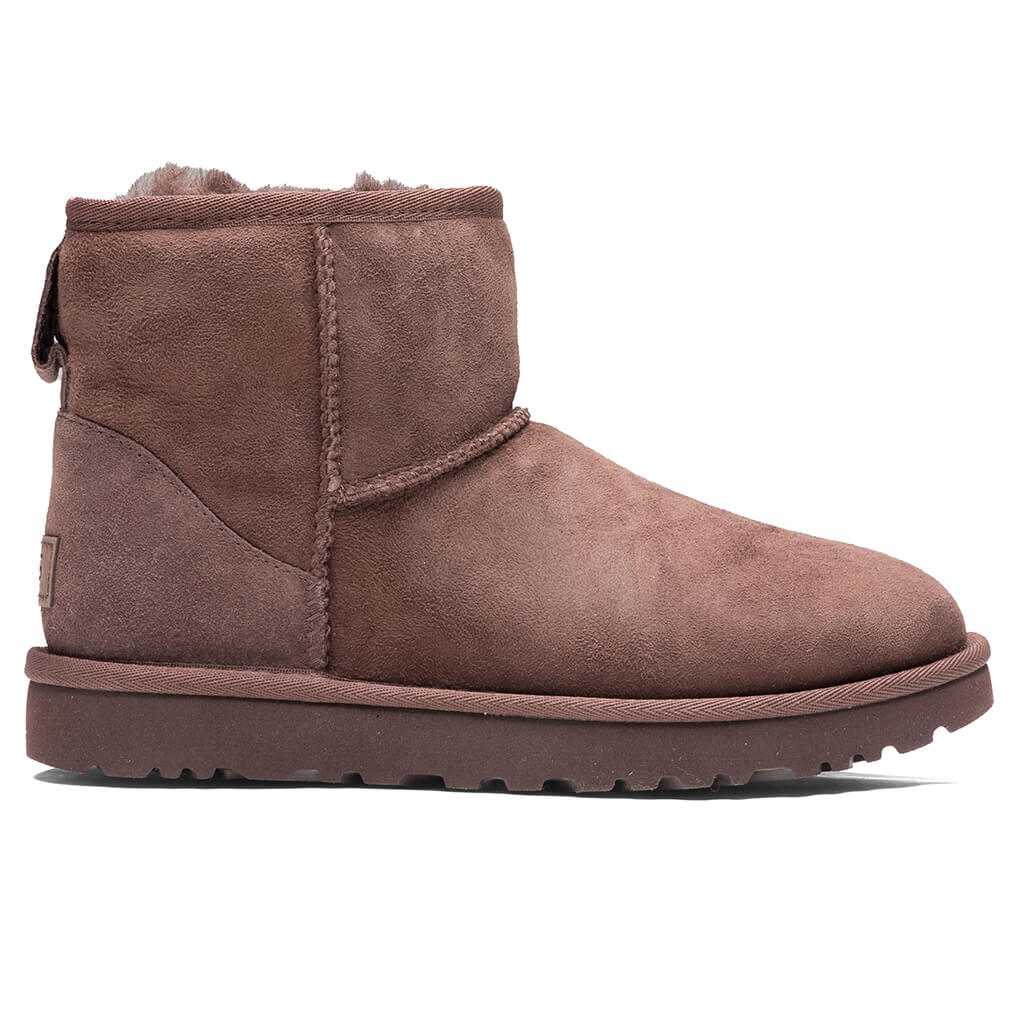 UGG-Women_s-Classic-Mini-II-Boot---Burnt-Cedar-1016222-BCDR---08-30-22---Feature-JORDAN.jpg