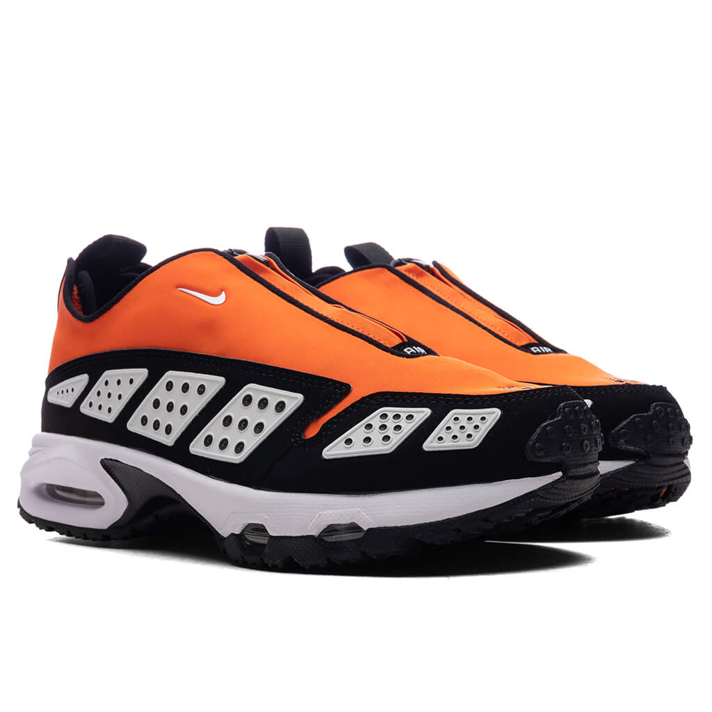 Women_s-Air-Max-Sunder---Safety-Orange-White-Black-FZ2068-800-01-27-25-Feature-KN-4.jpg