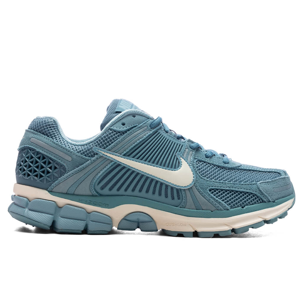 Zoom-Vomero-5---Denim-Turquoise-Pale-Ivory-Smokey-Blue-HF1553-400---12-05-24---Feature--VR.jpg