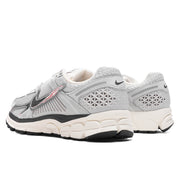 Women's Zoom Vomero 5 - Photon Dust/Chrome/Gridiron/Sail