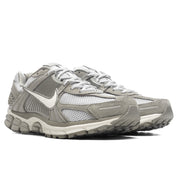 Zoom Vomero 5 - Dark Stucco/Phantom/Light Smoke Grey