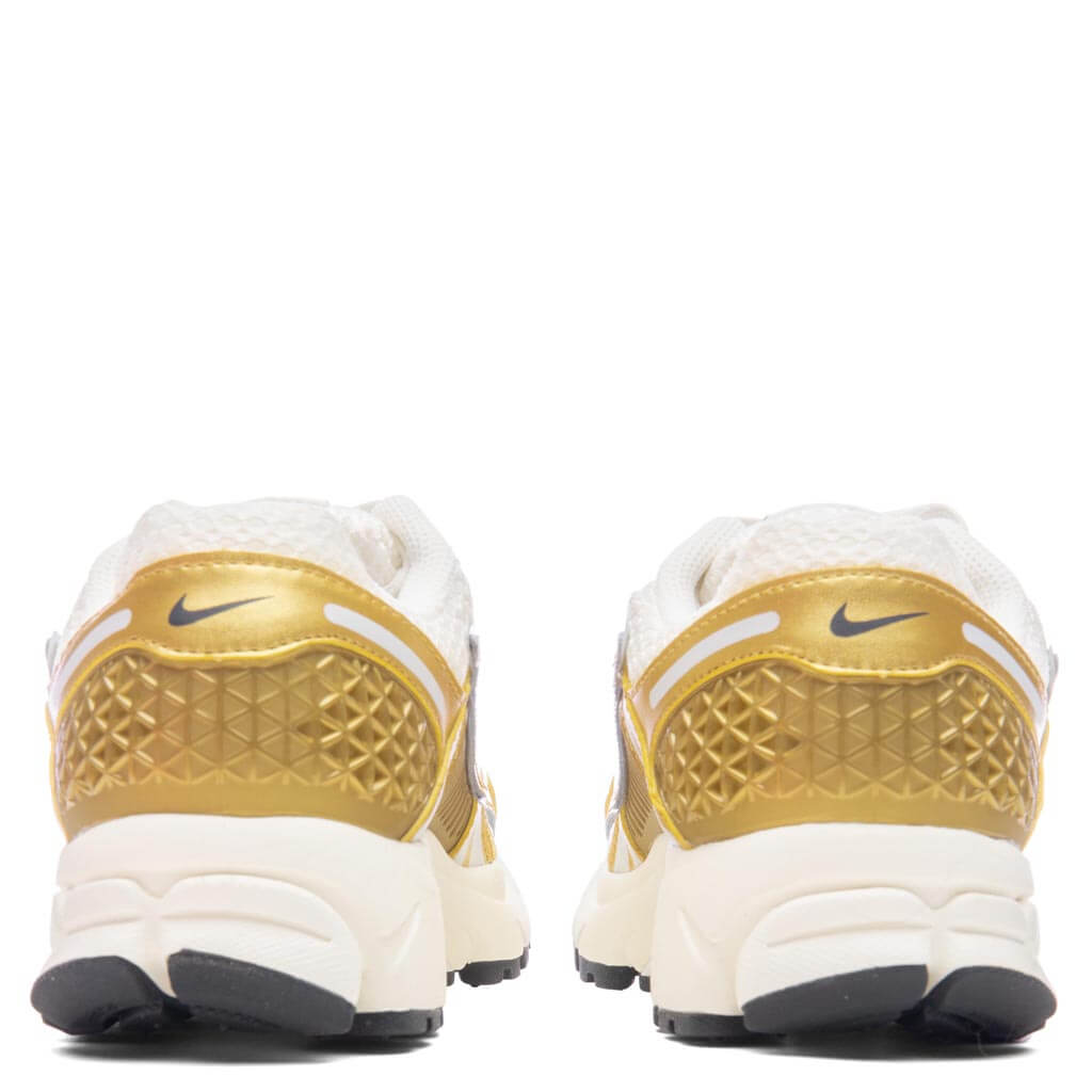 Women's Zoom Vomero 5 - Photon Dust/Metallic Gold/Gridiron