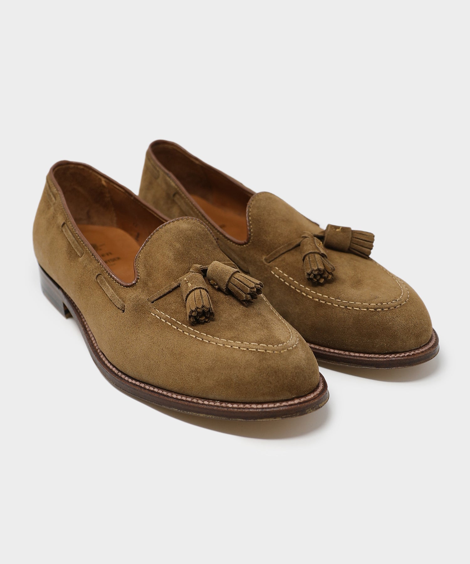 Alden Tassel Loafer in Suede Snuff