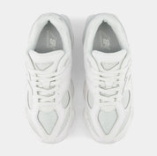 9060 Grade School Running Shoes (White/Reflection)