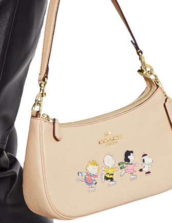 coach-coach-x-peanuts-teri-shoulder-bag-with-snoopy-and-friends-motif-01.png