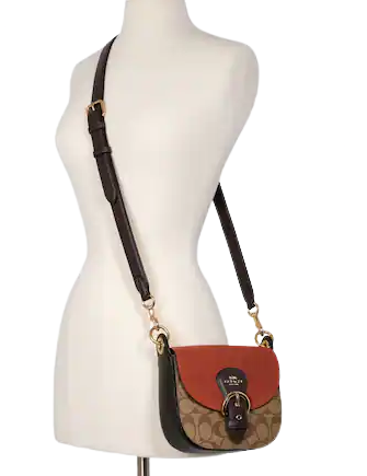 coach-kleo-shoulder-bag-17-in-signature-canvas-01.png