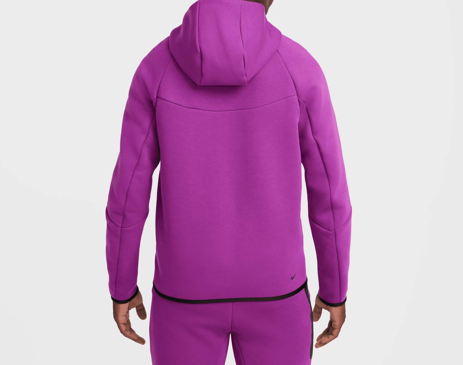 Tech Windrunner Hoodie In Bold Berry