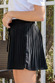 Drawstring Waist Pleated Shorts