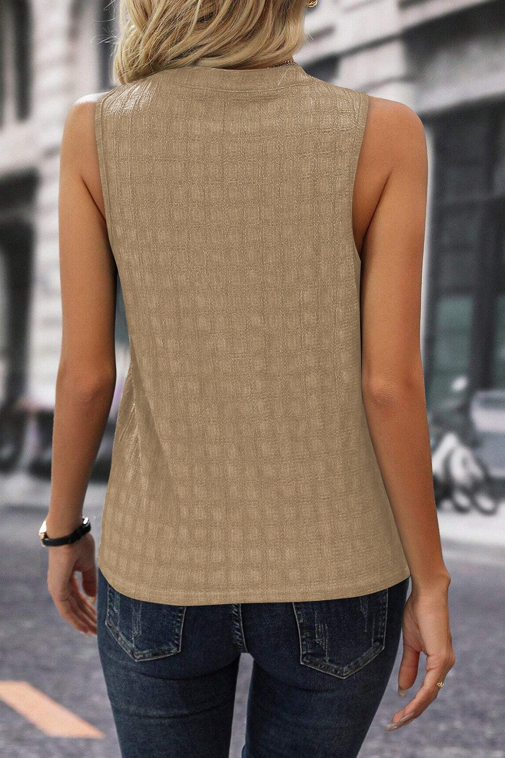 Textured Notched Tank