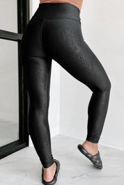 Pocketed V-Cut Waist Leggings