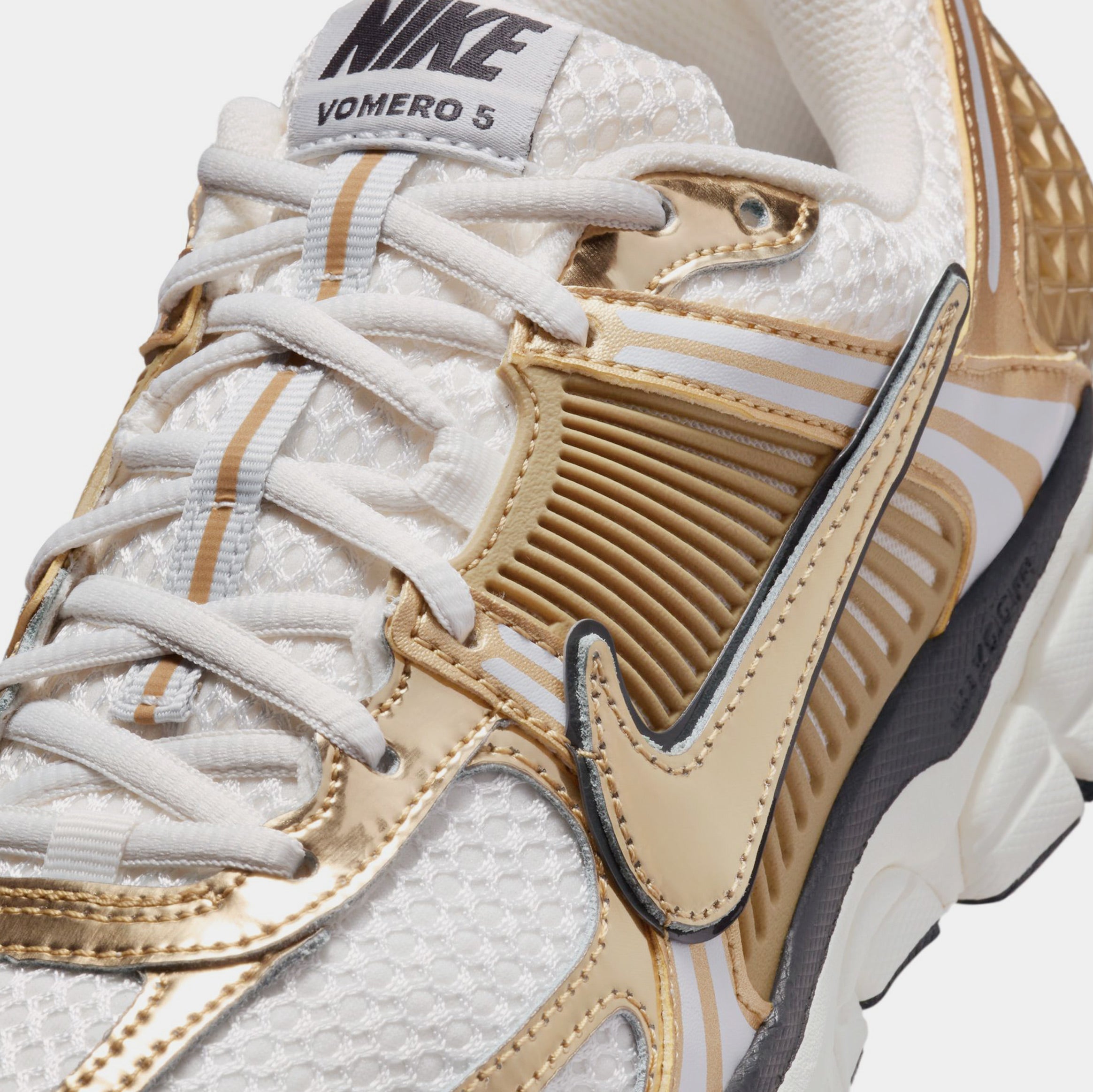 Zoom Vomero 5 Gold Womens Running Shoes (Photon Dust/Metallic Gold/Gridiron/Sail) Free Shipping