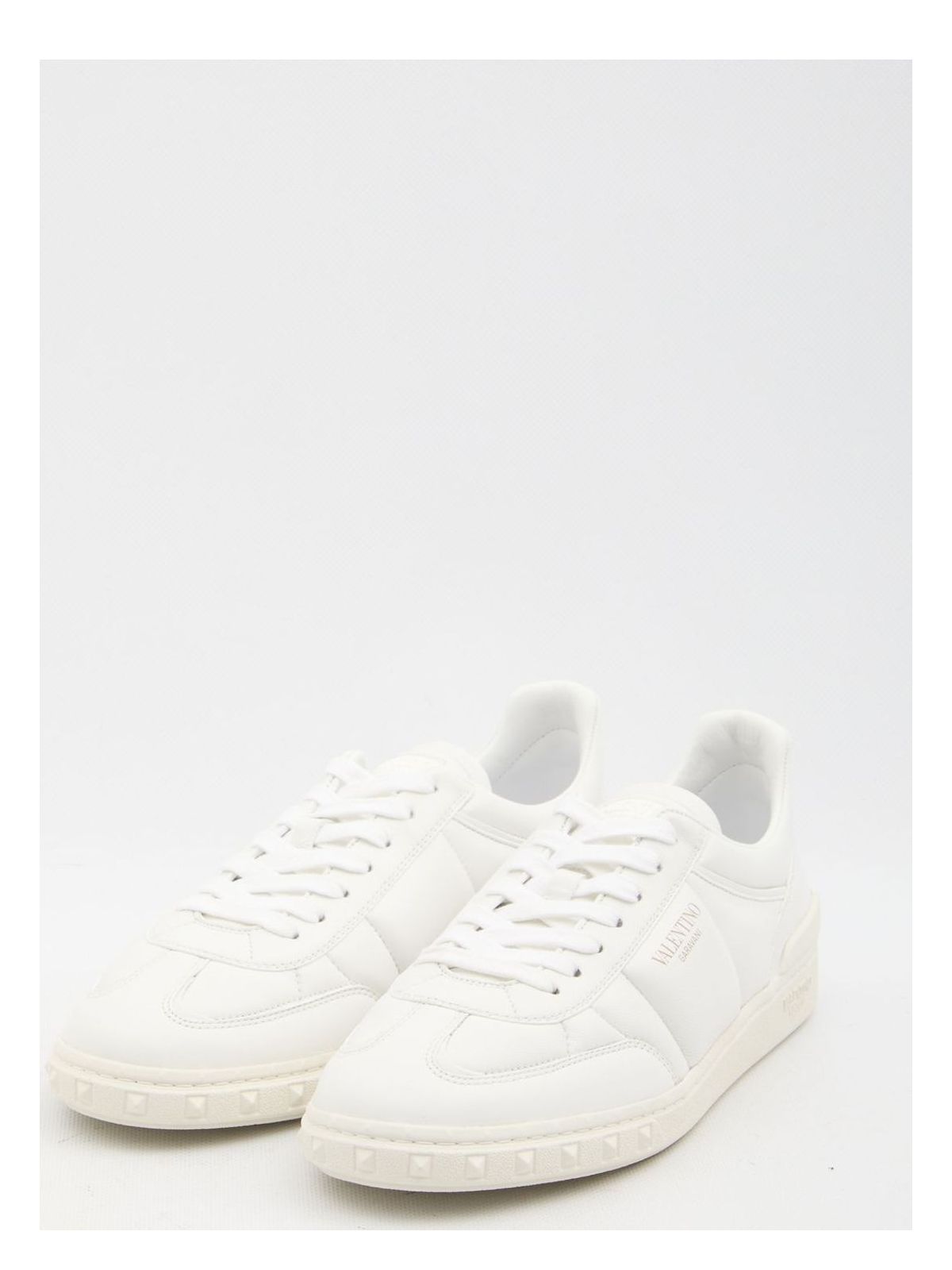 UPVILLAGE LOW-TOP SNEAKERS