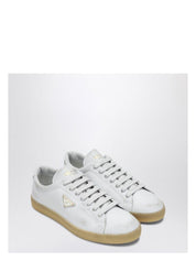 WHITE WORN EFFECT SNEAKER