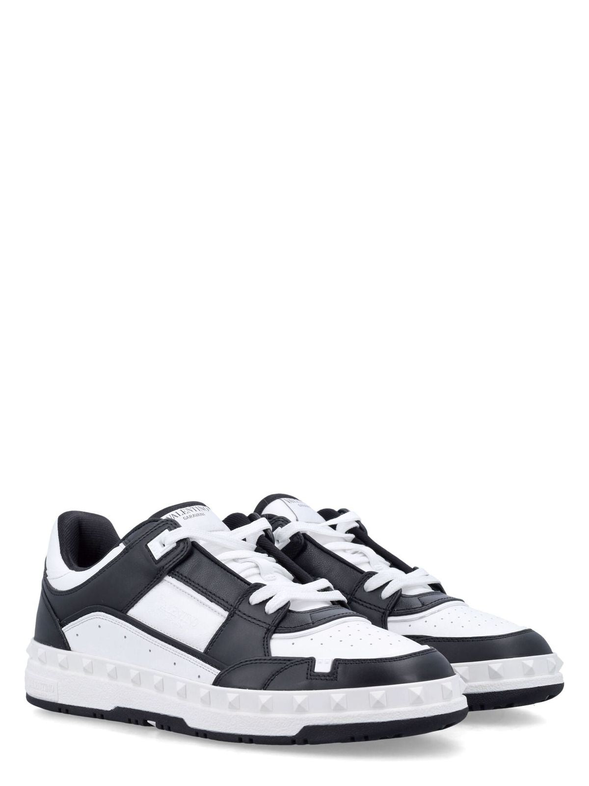 FREEDOTS LOW TOP SNEAKERS