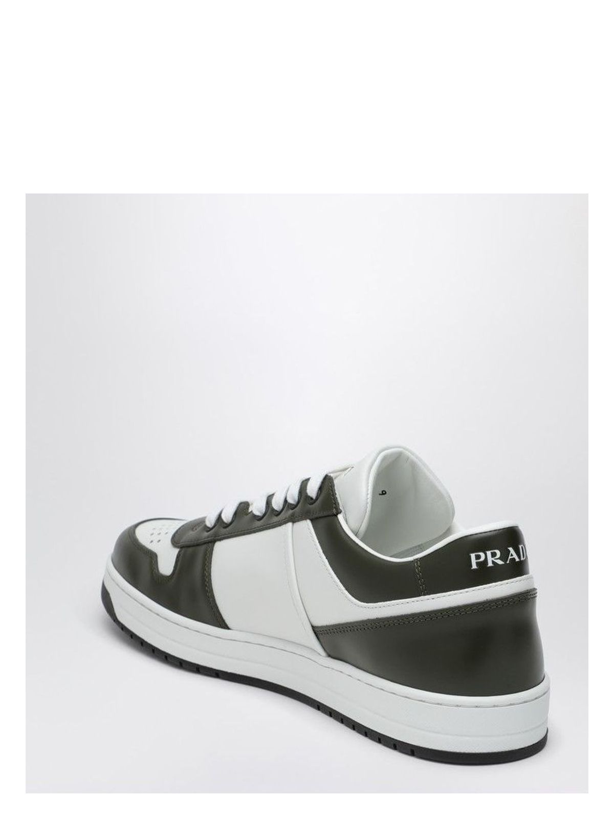 WHITE/BLACK LEATHER TRAINER DOWNTOWN