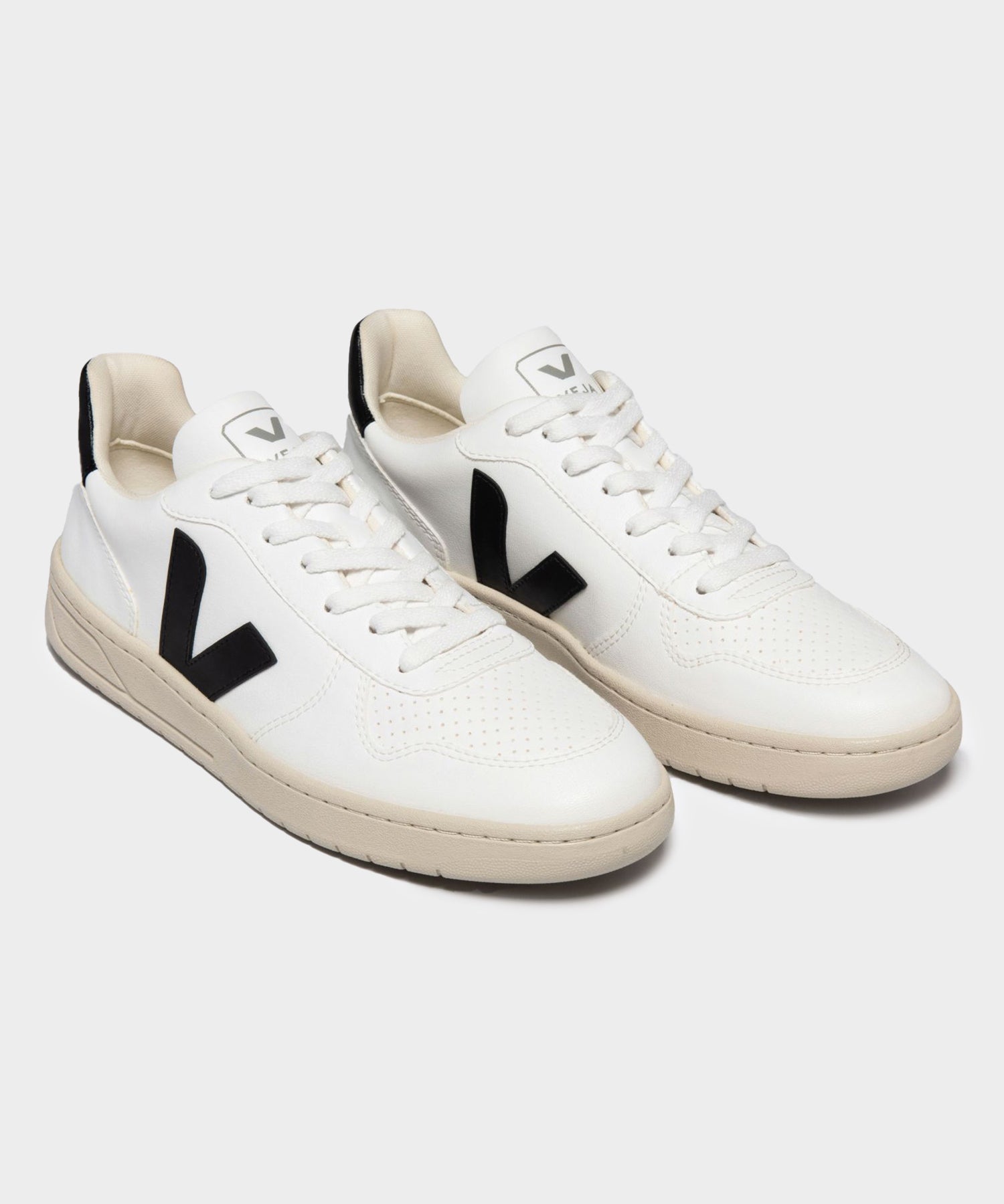 veja-v-10-cwl-white-blackveja-355689.jpg