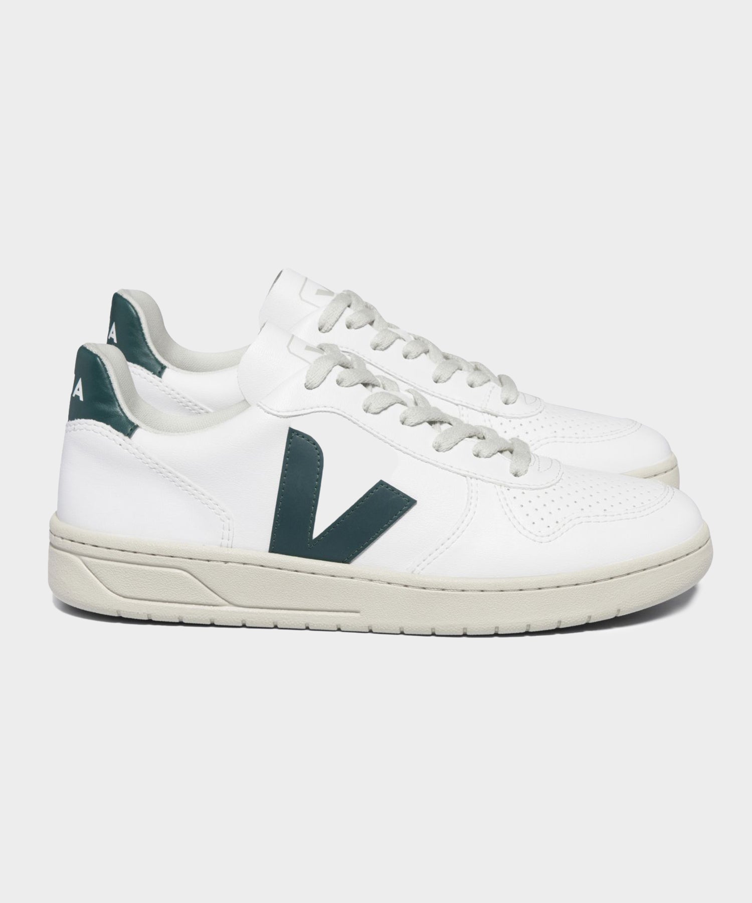 veja-v-10-cwl-white-brittanyveja-637569.jpg